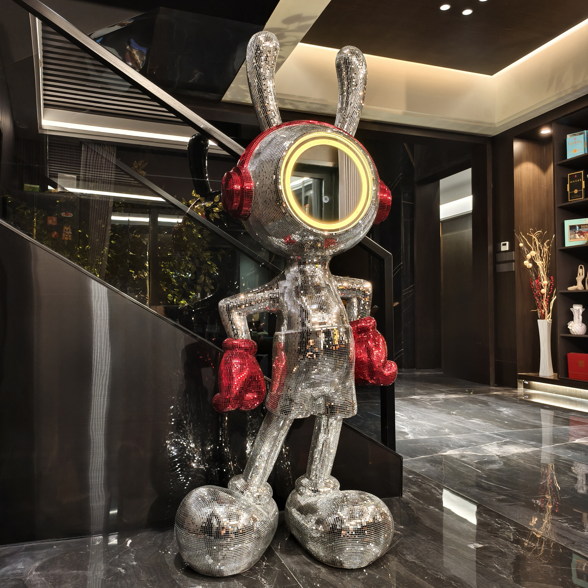 Space Rabbit Mickey Floor Stan - مراجعة Lighting Decor Company وسعره