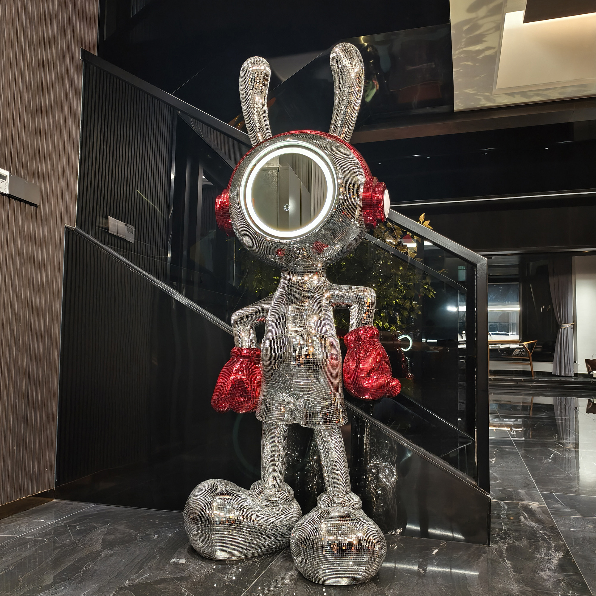 Space Rabbit Mickey Floor Stan - مراجعة Lighting Decor Company وسعره