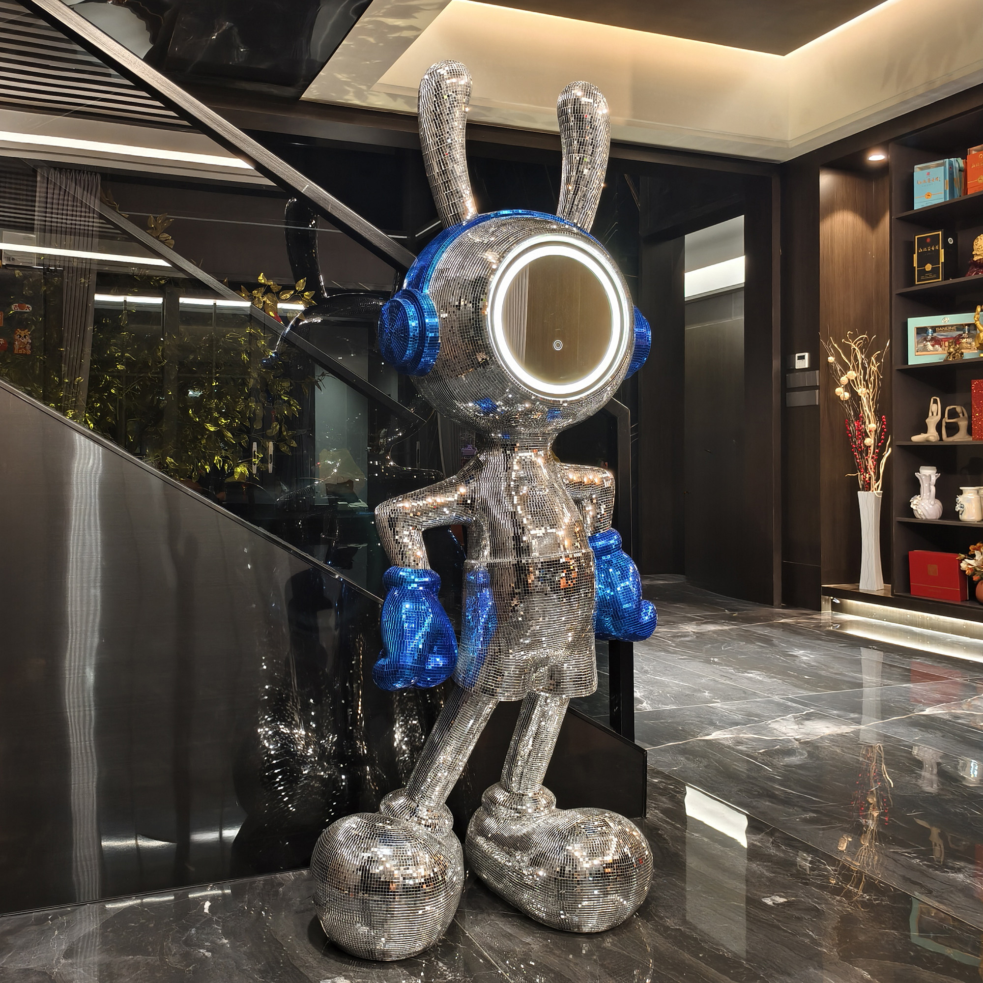 Space Rabbit Mickey Floor Stan - مراجعة Lighting Decor Company وسعره